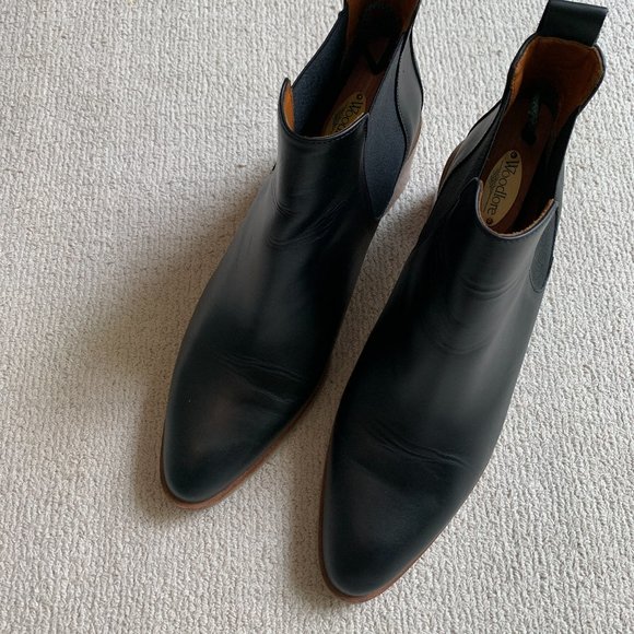 Everlane | The Heel Boot in Black w Natural Heel - Picture 4 of 6